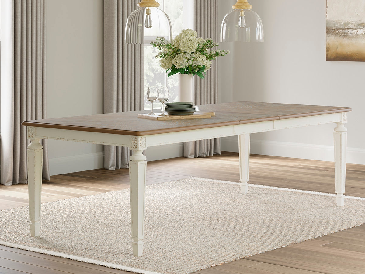 Realyn Rectangular Extendable Dining Table