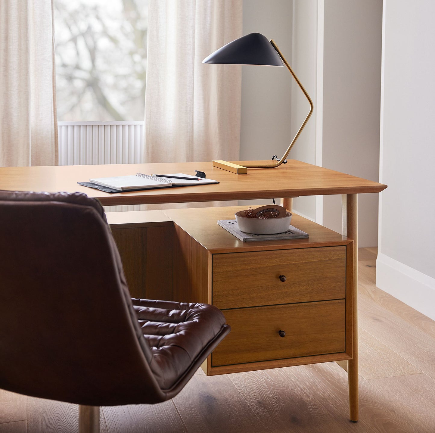 Curvilinear Mid-Century Table Lamp (20")