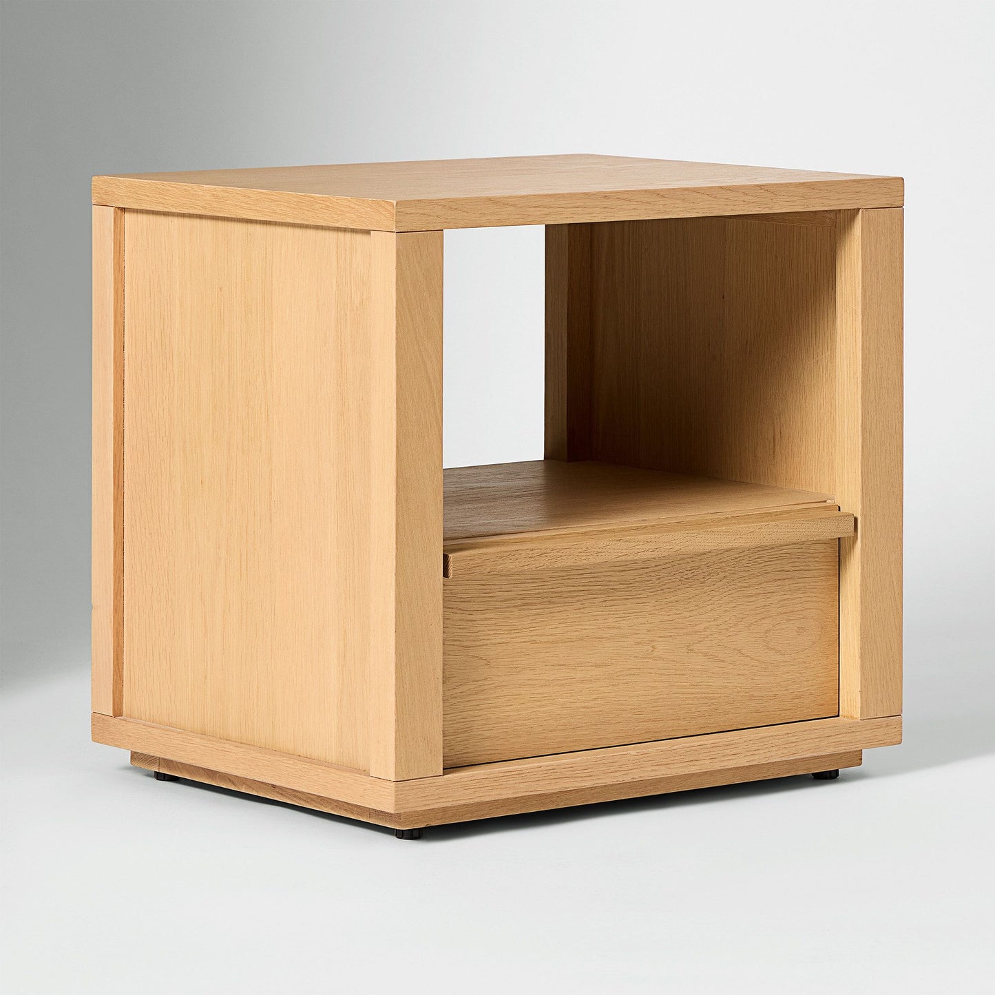 Cutler Oak Nightstand (22")