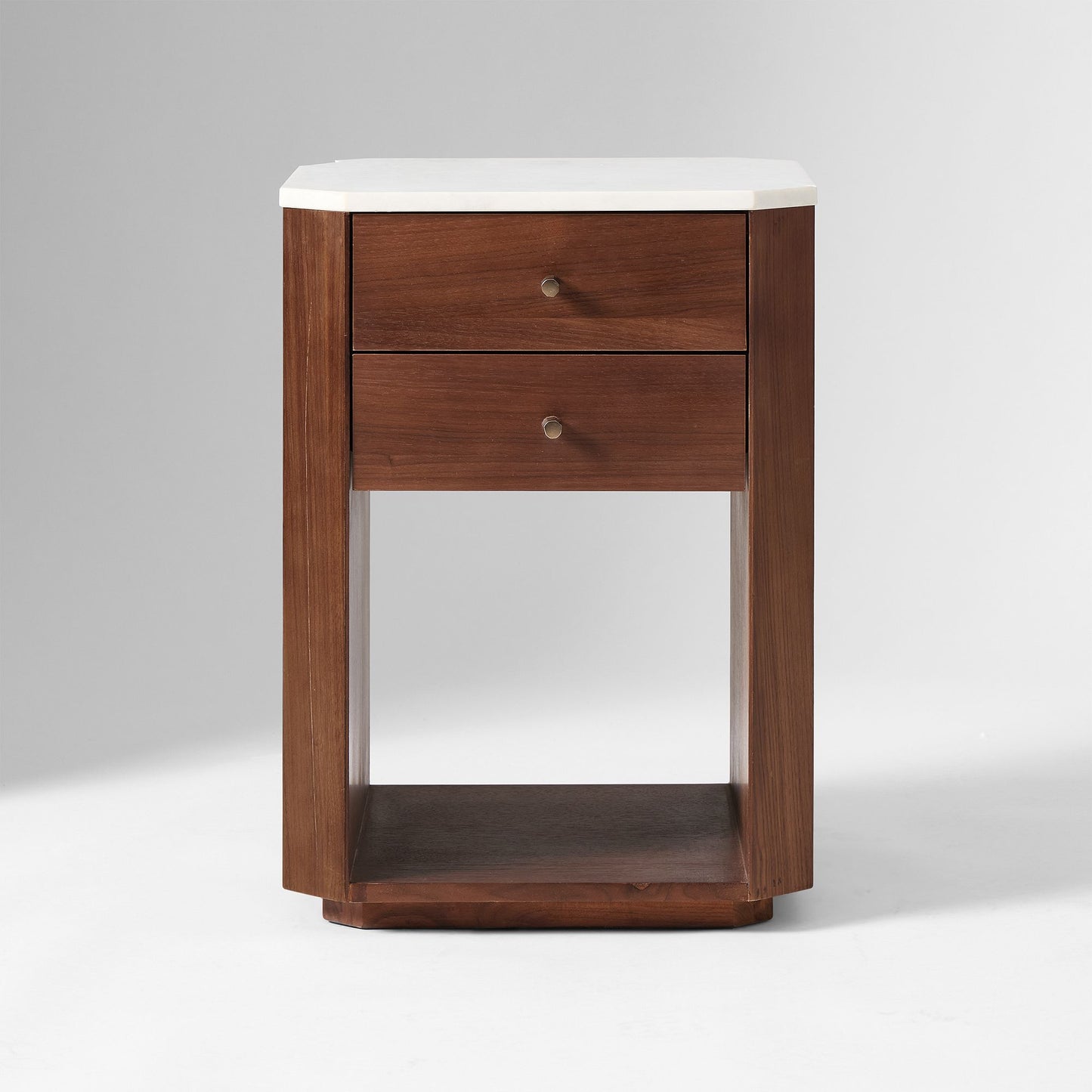 Essex Nightstand (18")