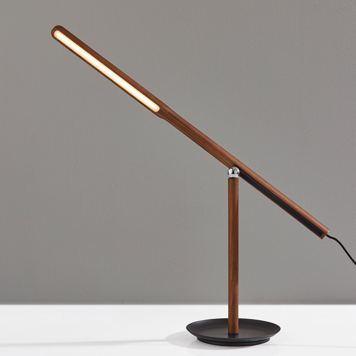 Gravity Led Desk Lamp (27")