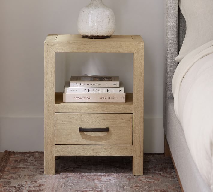 Linwood Mini Nightstand (18.5")