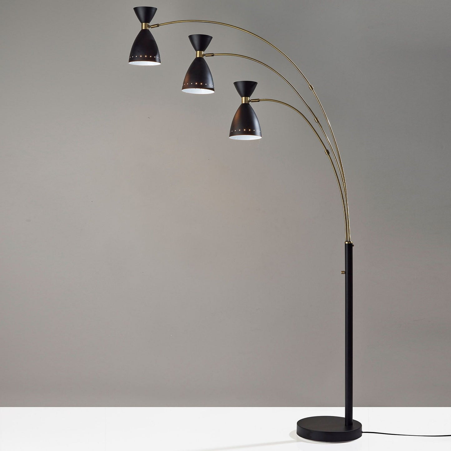 Oscar 3-Arm Arc Lamp (82")