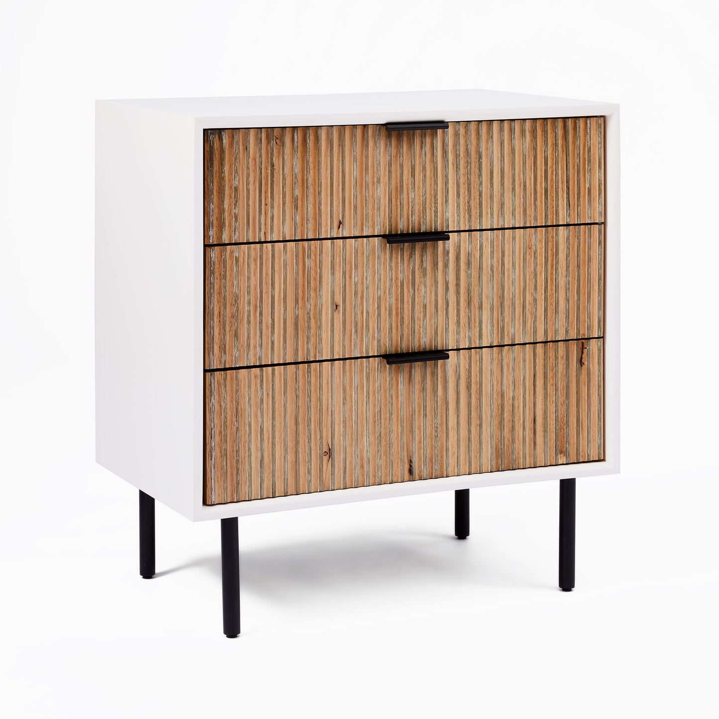 Quinn Closed 3-Drawer Nightstand (28")