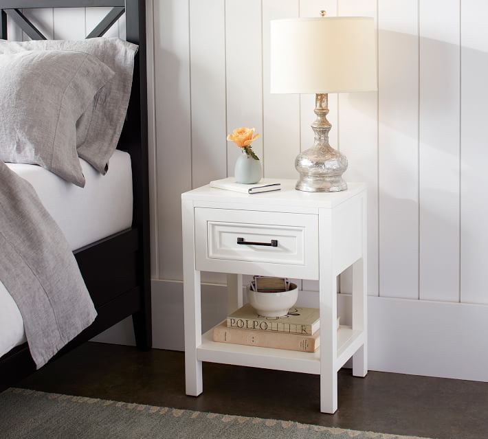 Sussex Nightstand (18")